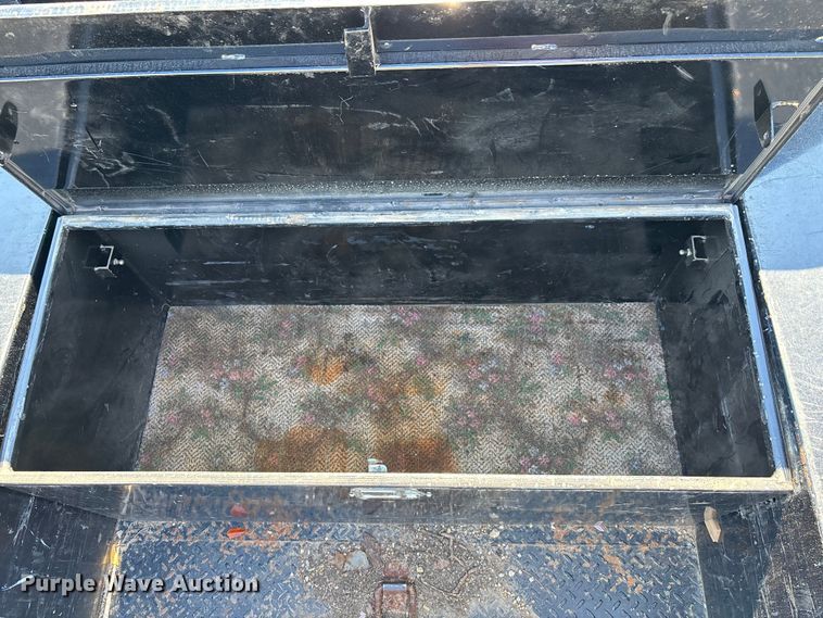 image for item EO1635 2009 Dodge Ram 4500HD Quad Cab flatbed truck