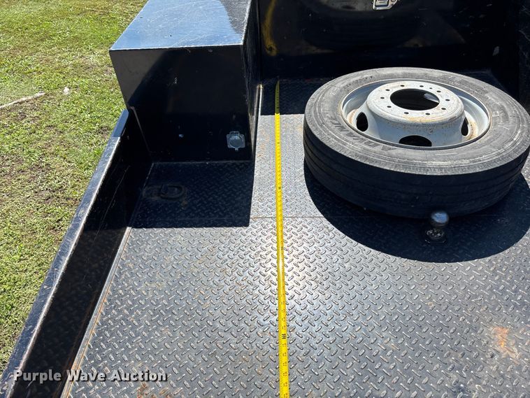 image for item EO1635 2009 Dodge Ram 4500HD Quad Cab flatbed truck