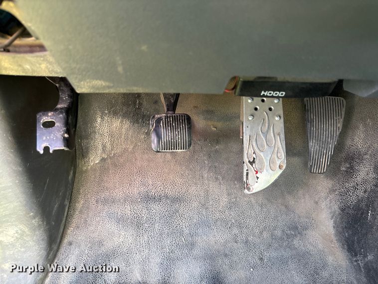 image for item EO1635 2009 Dodge Ram 4500HD Quad Cab flatbed truck