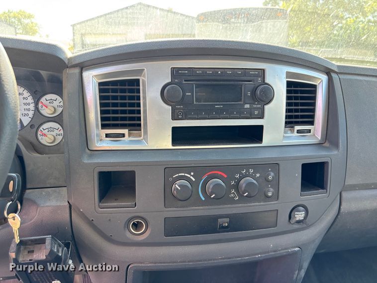 image for item EO1635 2009 Dodge Ram 4500HD Quad Cab flatbed truck