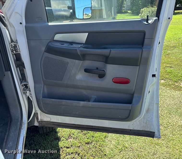 image for item EO1635 2009 Dodge Ram 4500HD Quad Cab flatbed truck