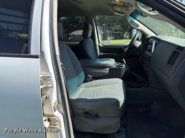 image for item EO1635 2009 Dodge Ram 4500HD Quad Cab flatbed truck