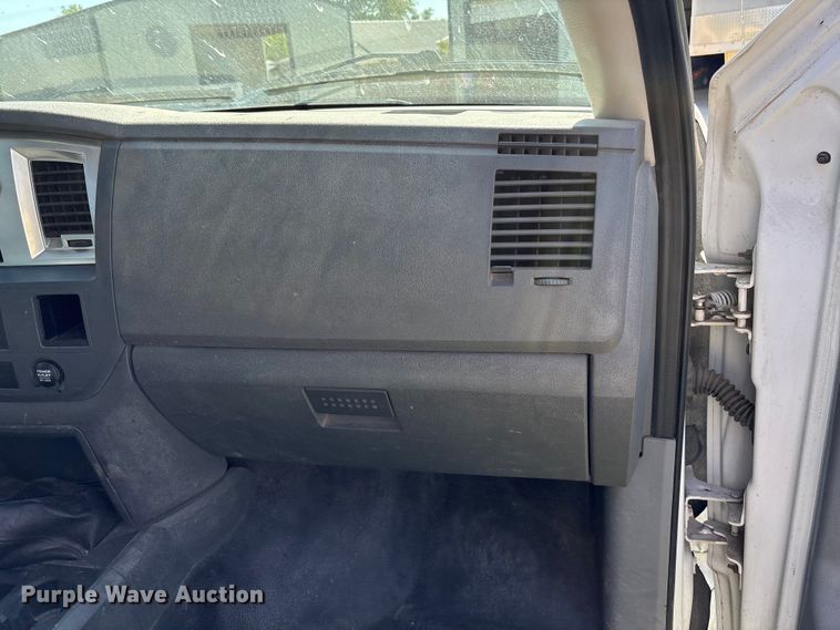 image for item EO1635 2009 Dodge Ram 4500HD Quad Cab flatbed truck