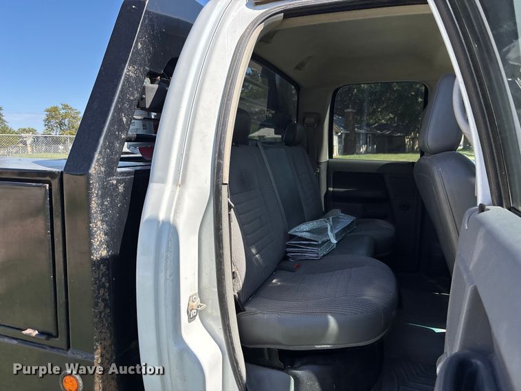 image for item EO1635 2009 Dodge Ram 4500HD Quad Cab flatbed truck