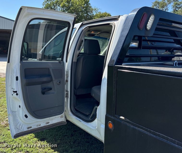 image for item EO1635 2009 Dodge Ram 4500HD Quad Cab flatbed truck