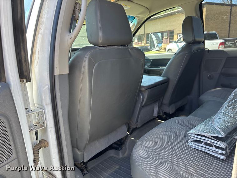 image for item EO1635 2009 Dodge Ram 4500HD Quad Cab flatbed truck