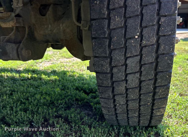 image for item EO1635 2009 Dodge Ram 4500HD Quad Cab flatbed truck