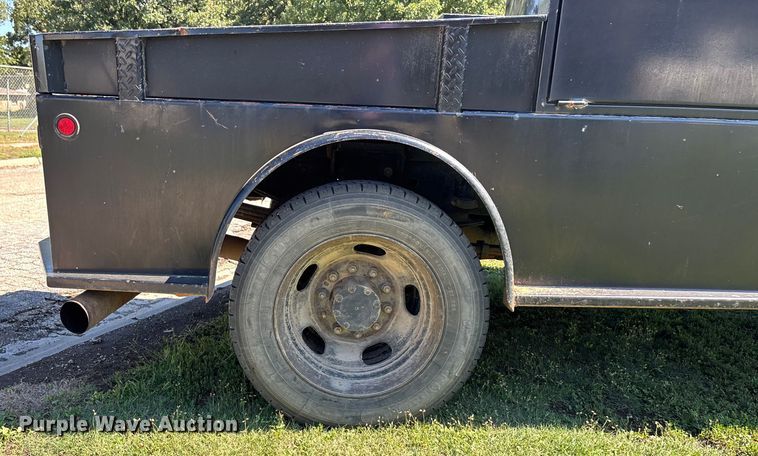 image for item EO1635 2009 Dodge Ram 4500HD Quad Cab flatbed truck