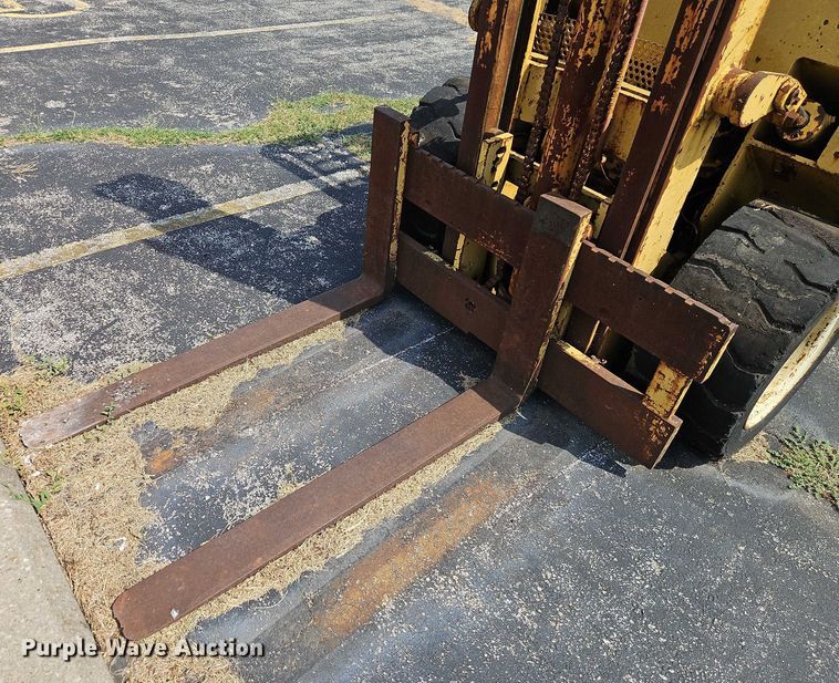 image for item EO4664 Yale GP 050 forklift