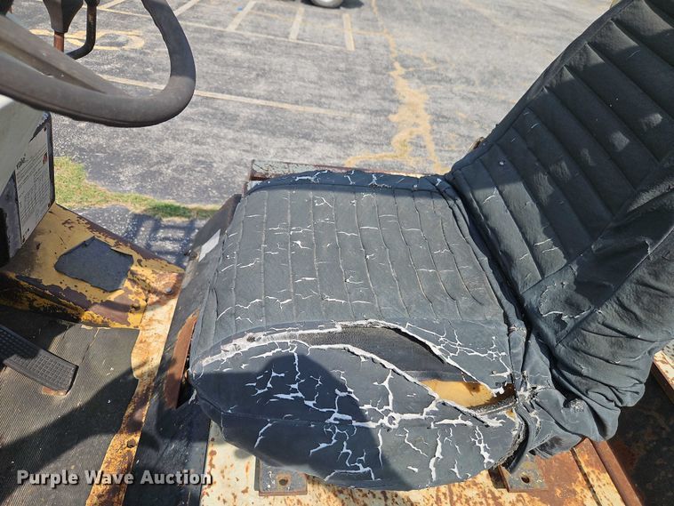 image for item EO4664 Yale GP 050 forklift