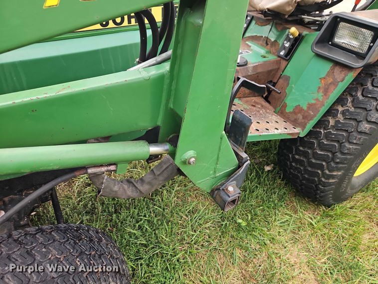 image for item EO4686 1990 John Deere 855 MFWD tractor