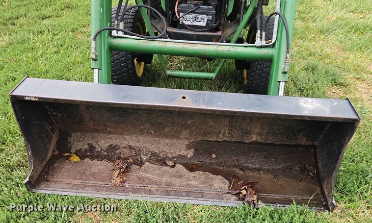 image for item EO4686 1990 John Deere 855 MFWD tractor