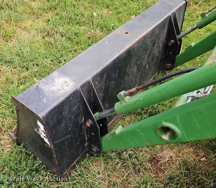 image for item EO4686 1990 John Deere 855 MFWD tractor