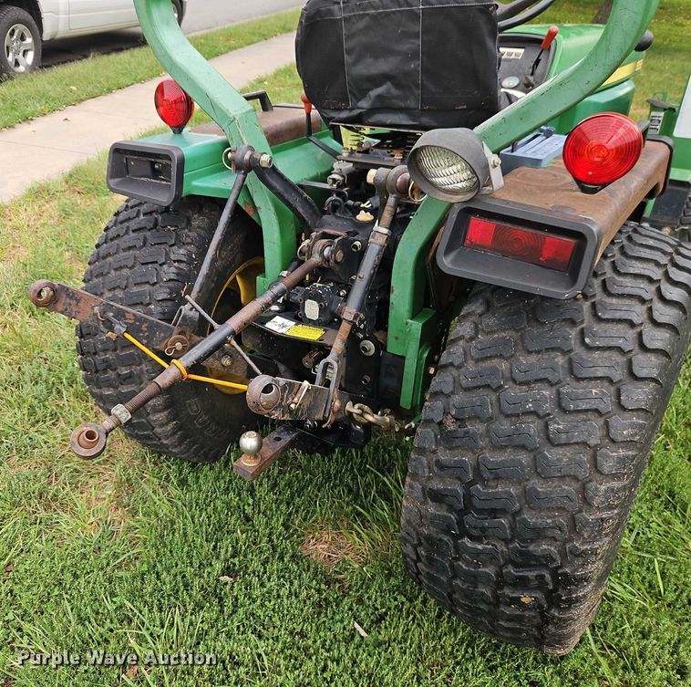 image for item EO4686 1990 John Deere 855 MFWD tractor