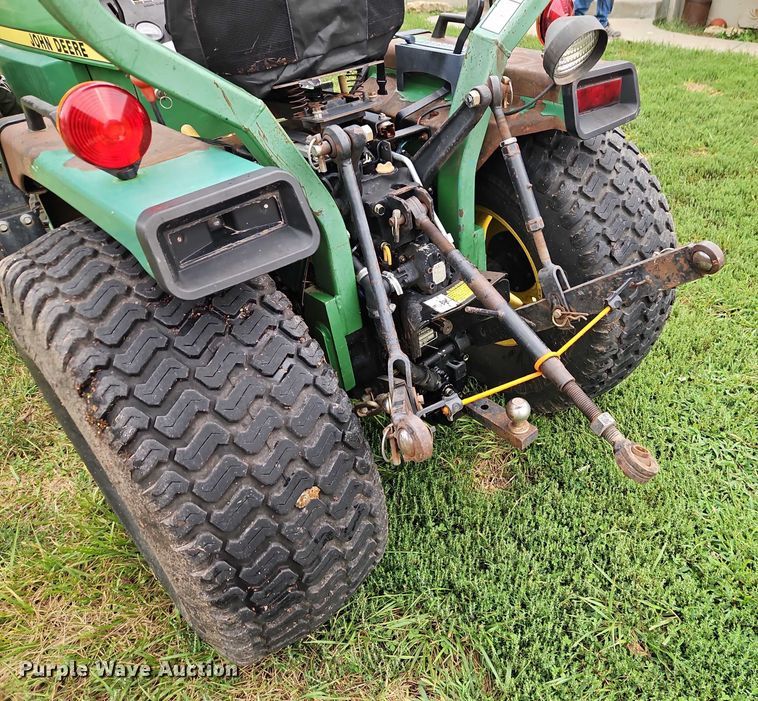 image for item EO4686 1990 John Deere 855 MFWD tractor