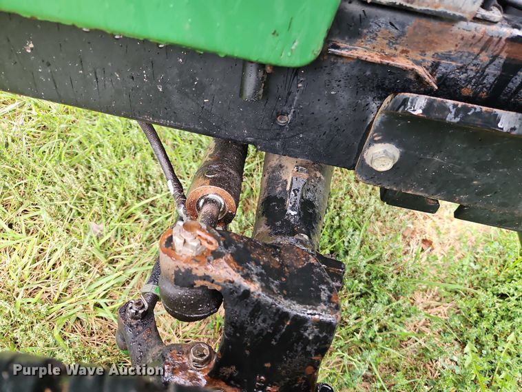 image for item EO4686 1990 John Deere 855 MFWD tractor