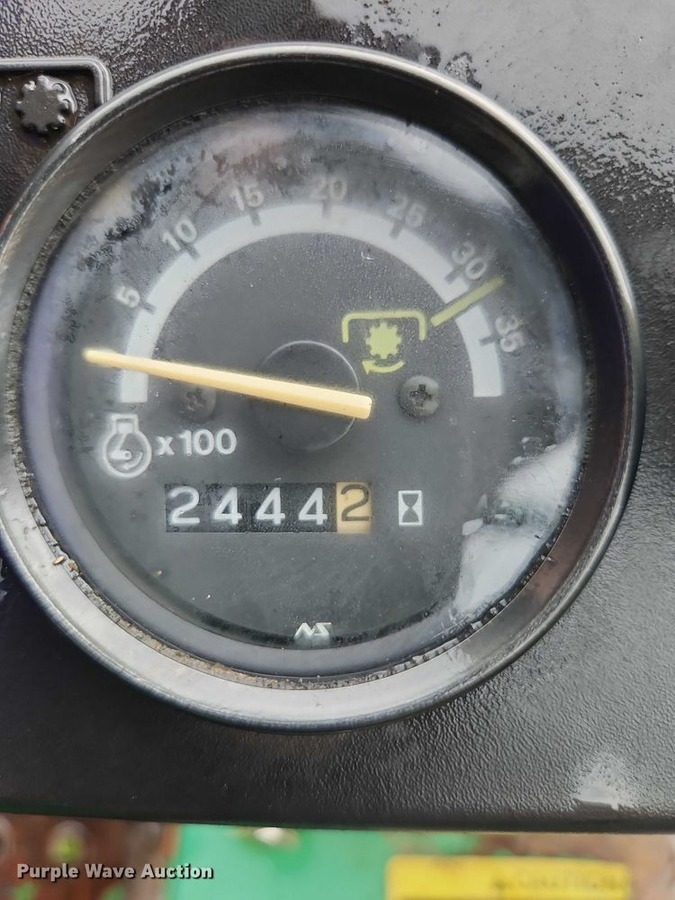 image for item EO4686 1990 John Deere 855 MFWD tractor