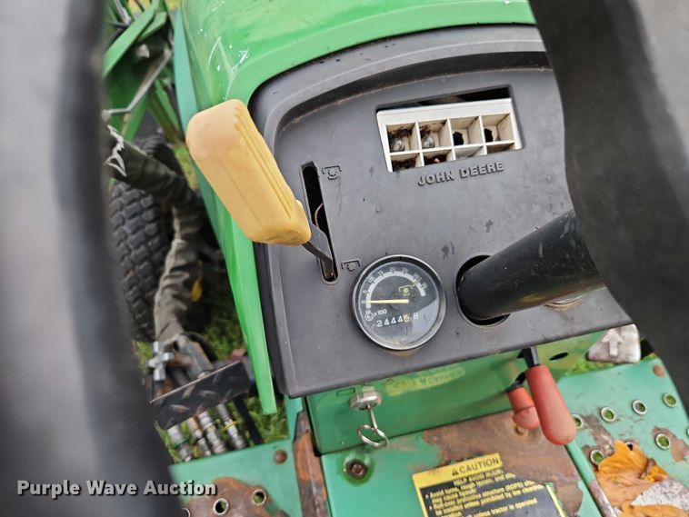 image for item EO4686 1990 John Deere 855 MFWD tractor