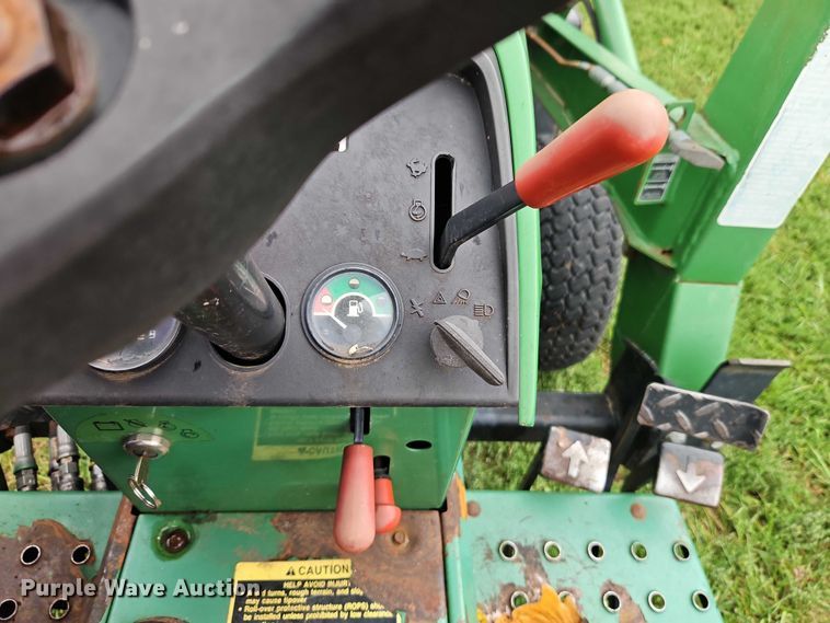 image for item EO4686 1990 John Deere 855 MFWD tractor