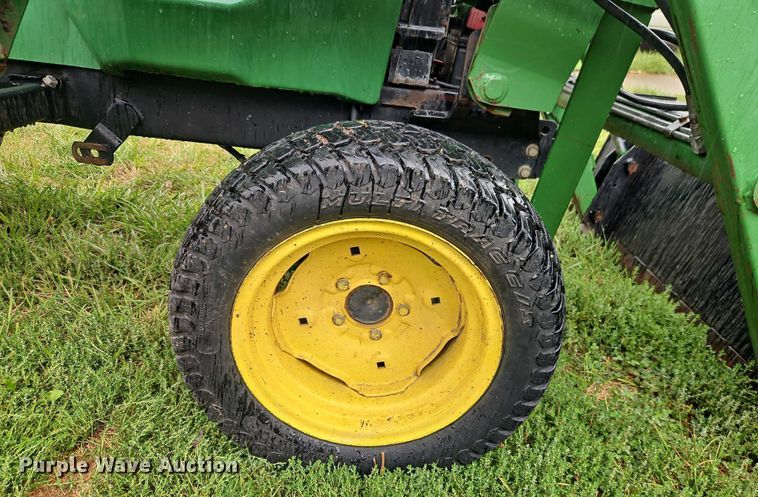 image for item EO4686 1990 John Deere 855 MFWD tractor