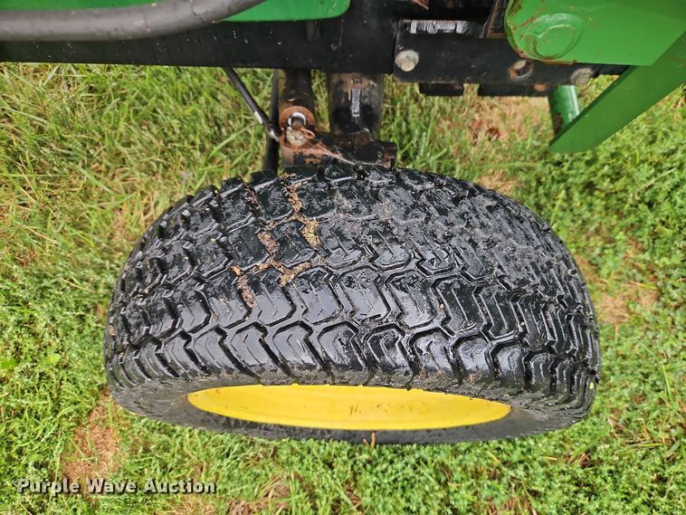 image for item EO4686 1990 John Deere 855 MFWD tractor