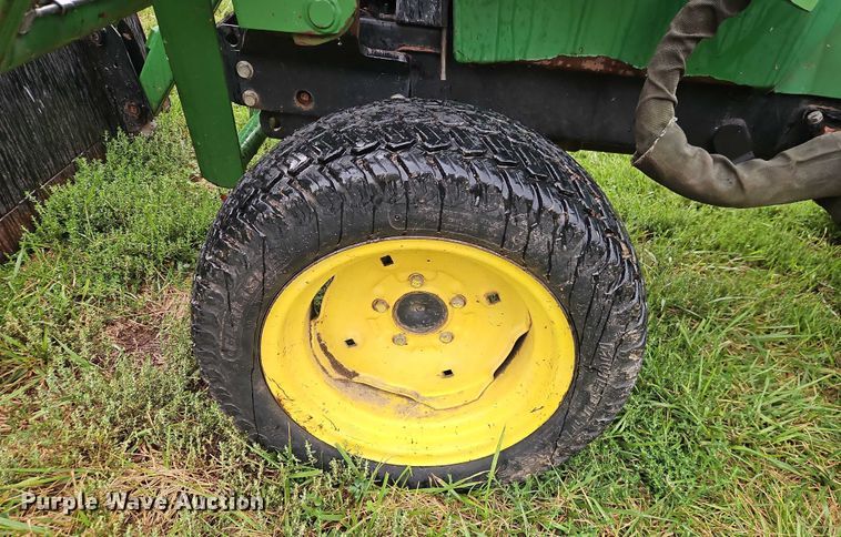 image for item EO4686 1990 John Deere 855 MFWD tractor