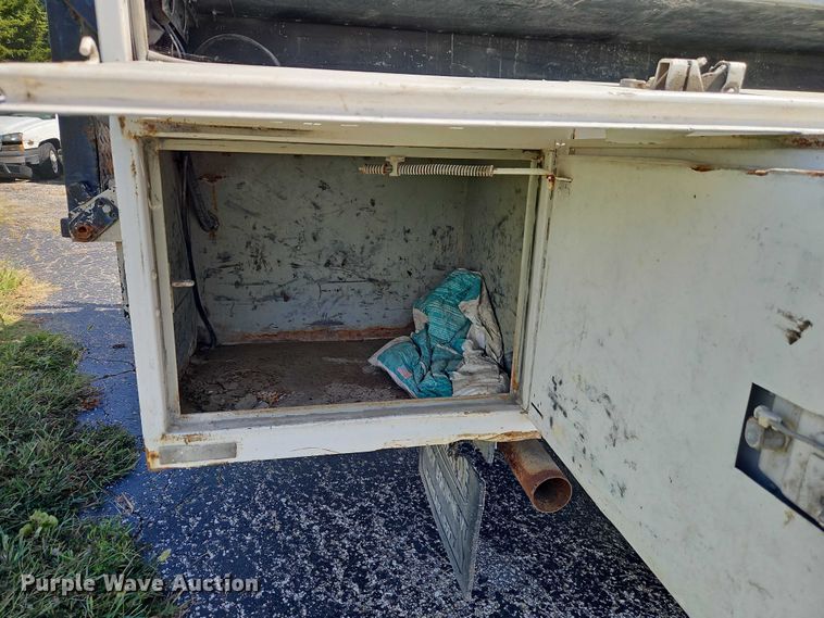 image for item EO4688 2008 Ford F550 Super Duty utility / service truck