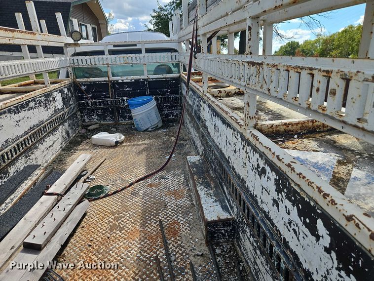 image for item EO4688 2008 Ford F550 Super Duty utility / service truck