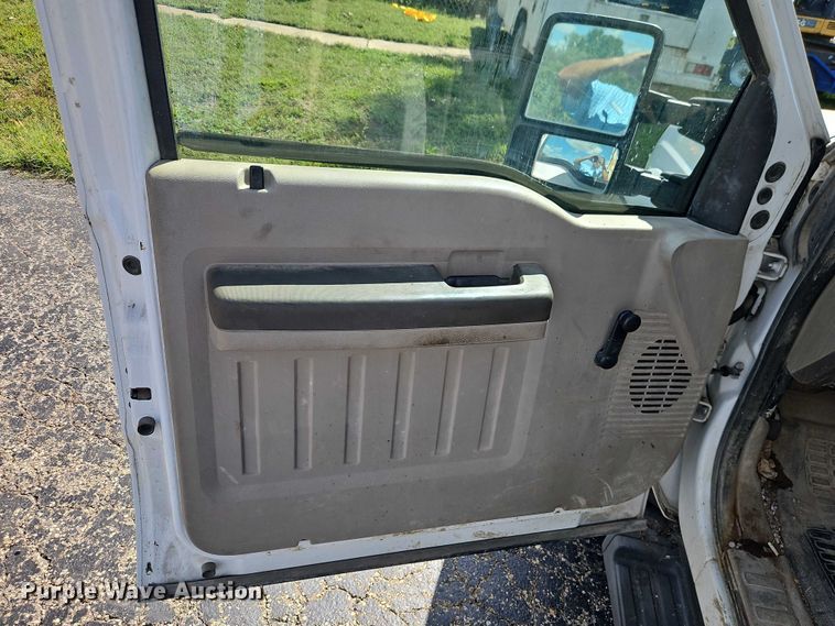image for item EO4688 2008 Ford F550 Super Duty utility / service truck
