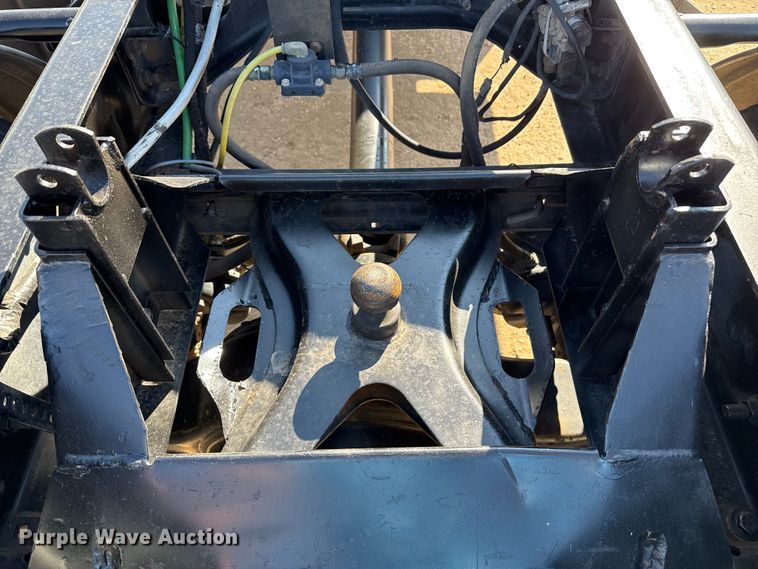 image for item EP0680 2004 Ford F750 Super Duty truck cab and chassis