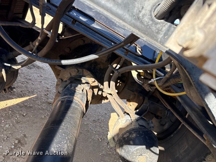 image for item EP0680 2004 Ford F750 Super Duty truck cab and chassis