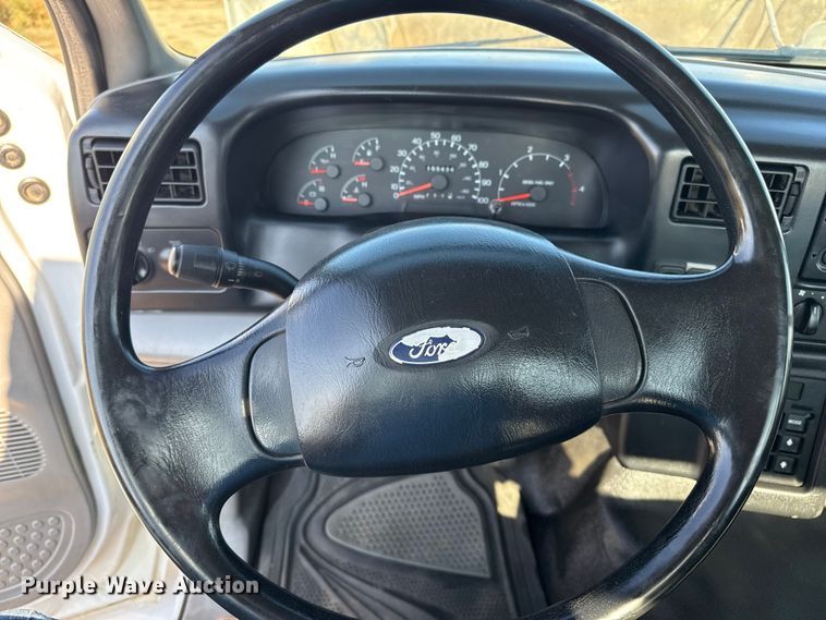 image for item EP0680 2004 Ford F750 Super Duty truck cab and chassis