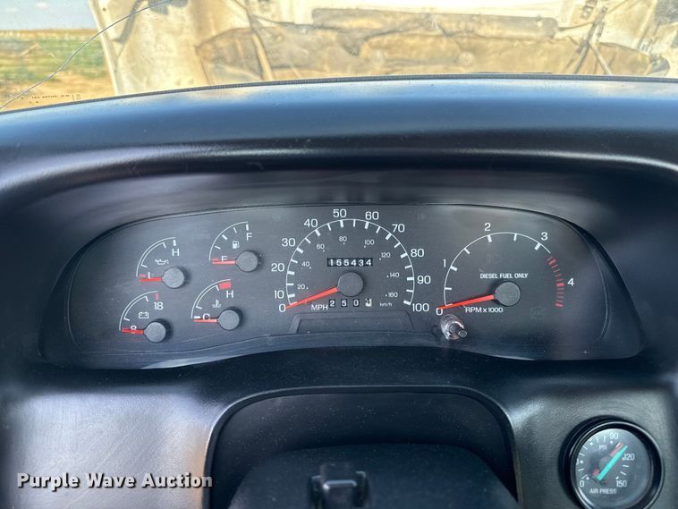 image for item EP0680 2004 Ford F750 Super Duty truck cab and chassis