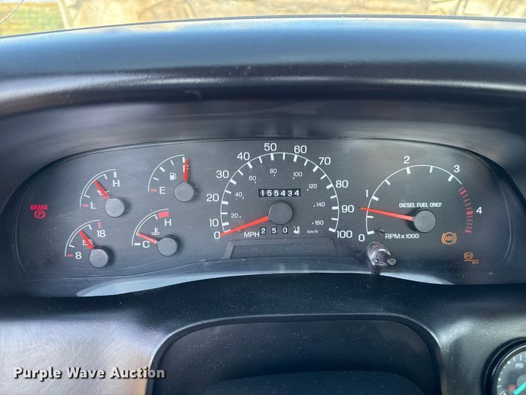 image for item EP0680 2004 Ford F750 Super Duty truck cab and chassis