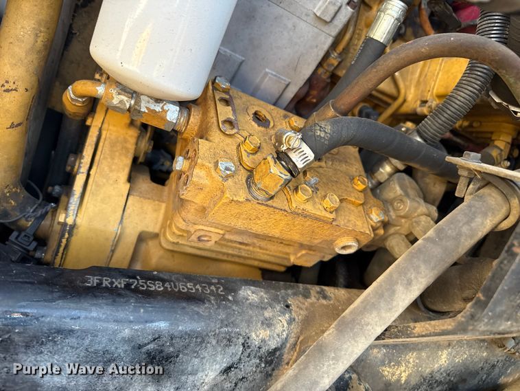 image for item EP0680 2004 Ford F750 Super Duty truck cab and chassis