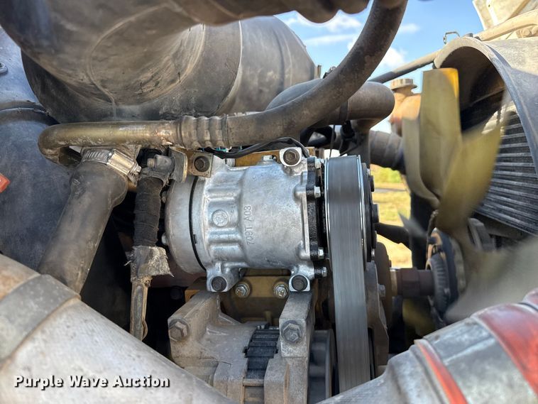 image for item EP0680 2004 Ford F750 Super Duty truck cab and chassis