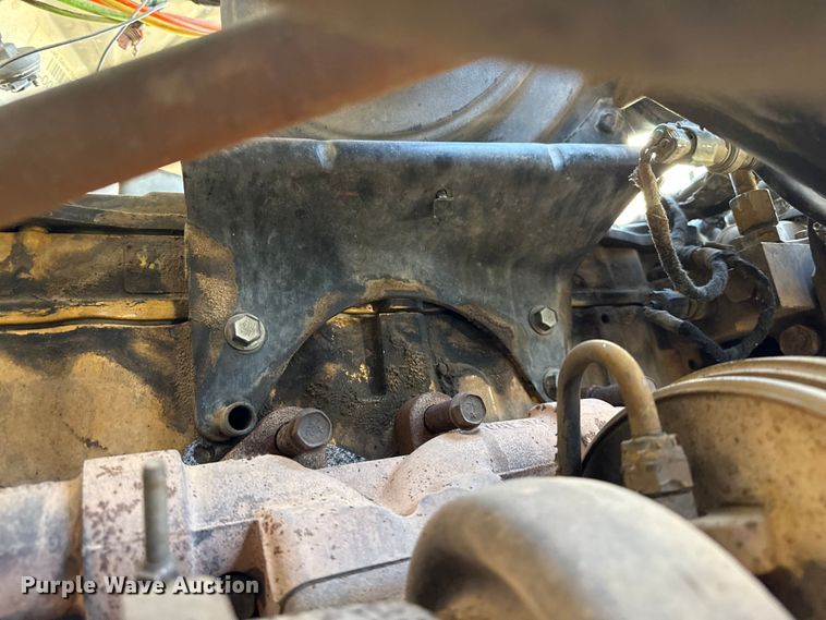 image for item EP0680 2004 Ford F750 Super Duty truck cab and chassis