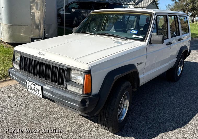 image for item EP0681 1996 Jeep Cherokee SUV