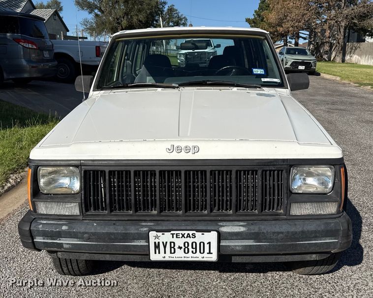 image for item EP0681 1996 Jeep Cherokee SUV