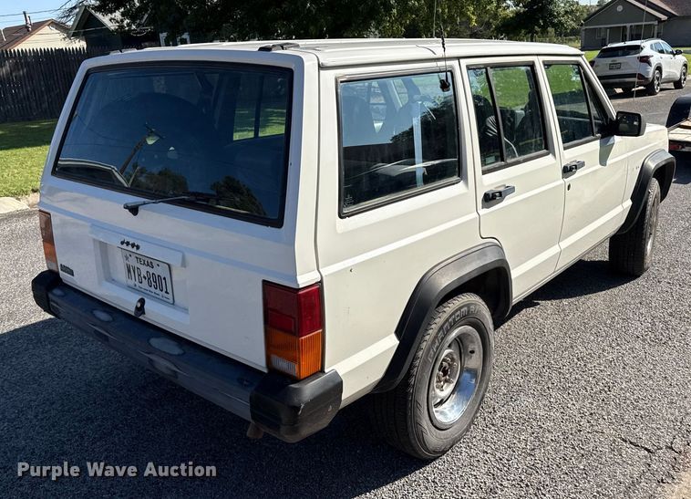 image for item EP0681 1996 Jeep Cherokee SUV