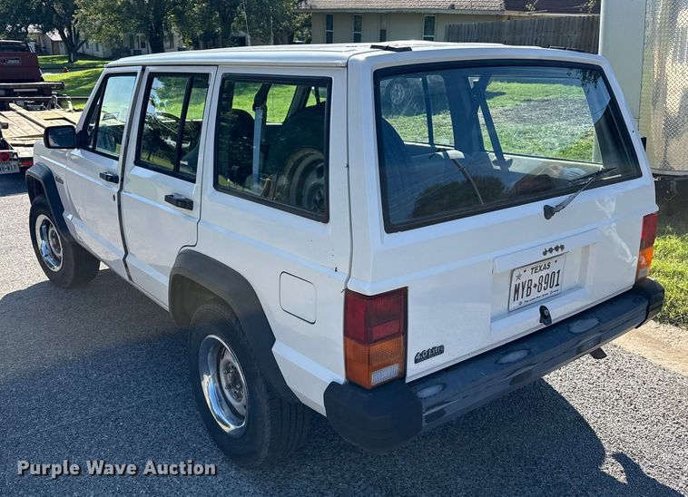 image for item EP0681 1996 Jeep Cherokee SUV