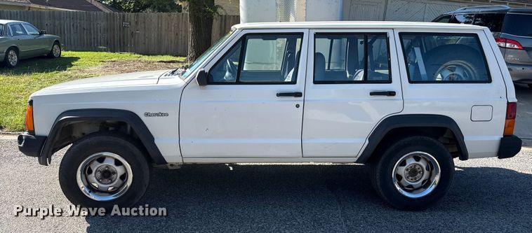 image for item EP0681 1996 Jeep Cherokee SUV