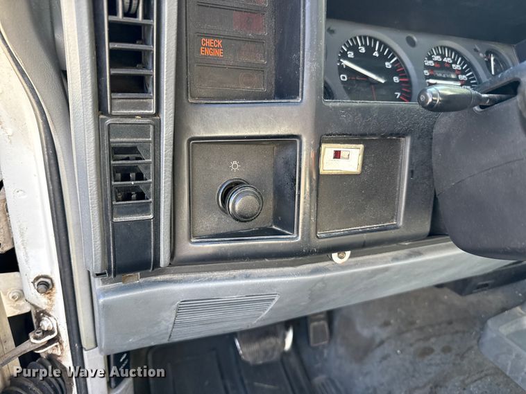 image for item EP0681 1996 Jeep Cherokee SUV