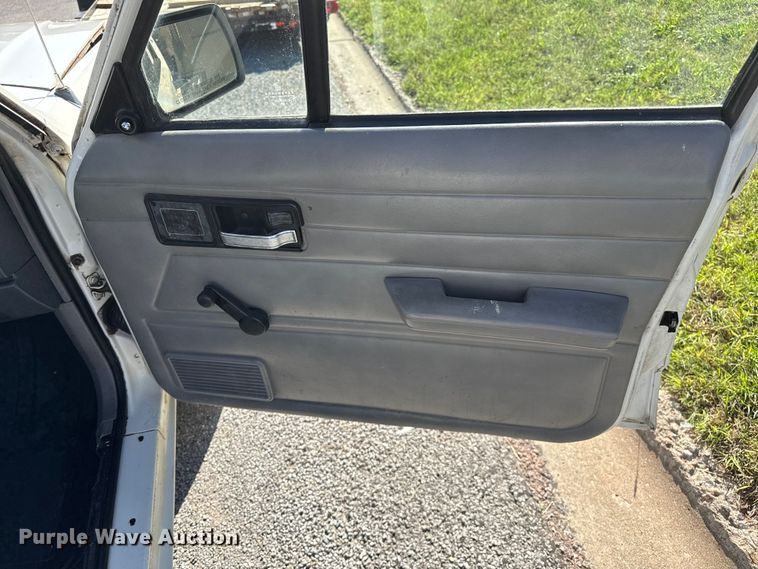 image for item EP0681 1996 Jeep Cherokee SUV