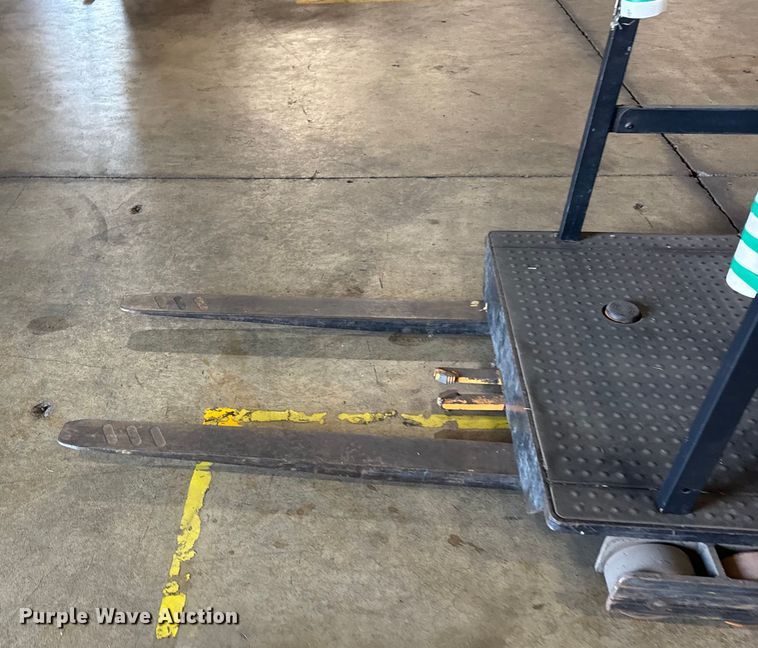 image for item ER0093 2013 Crown SP3505-30 order picker