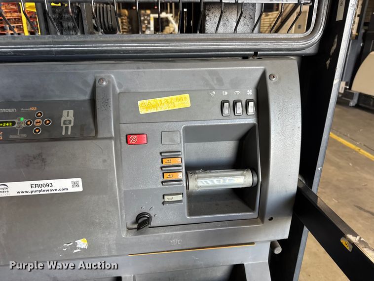 image for item ER0093 2013 Crown SP3505-30 order picker