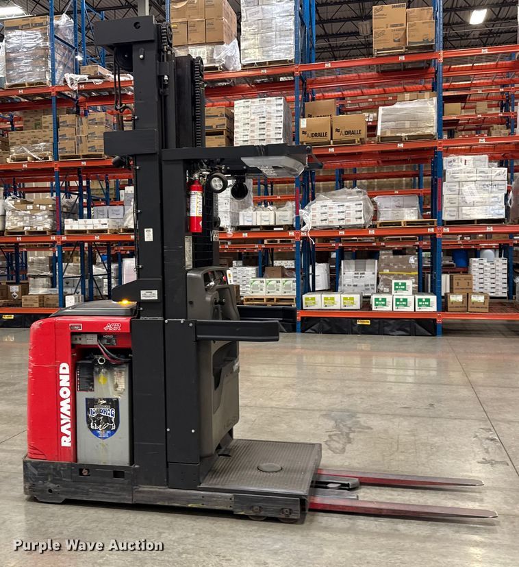 image for item ER0097 2017 Raymond 5400 order picker