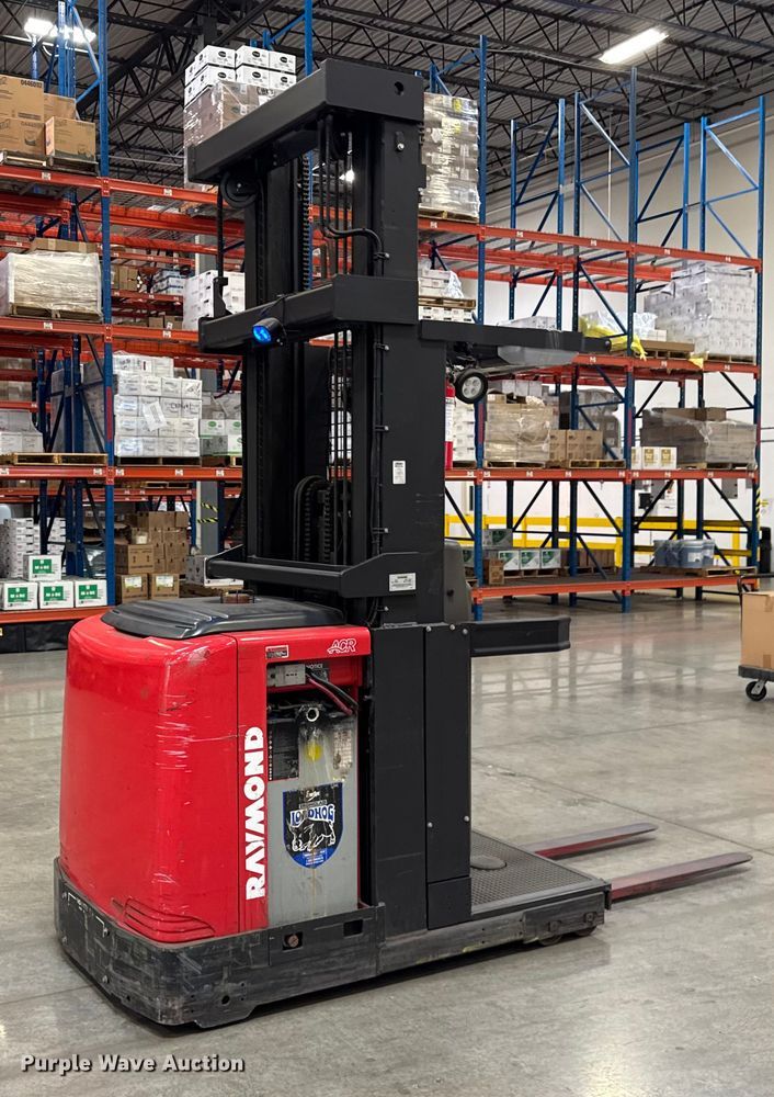 image for item ER0097 2017 Raymond 5400 order picker