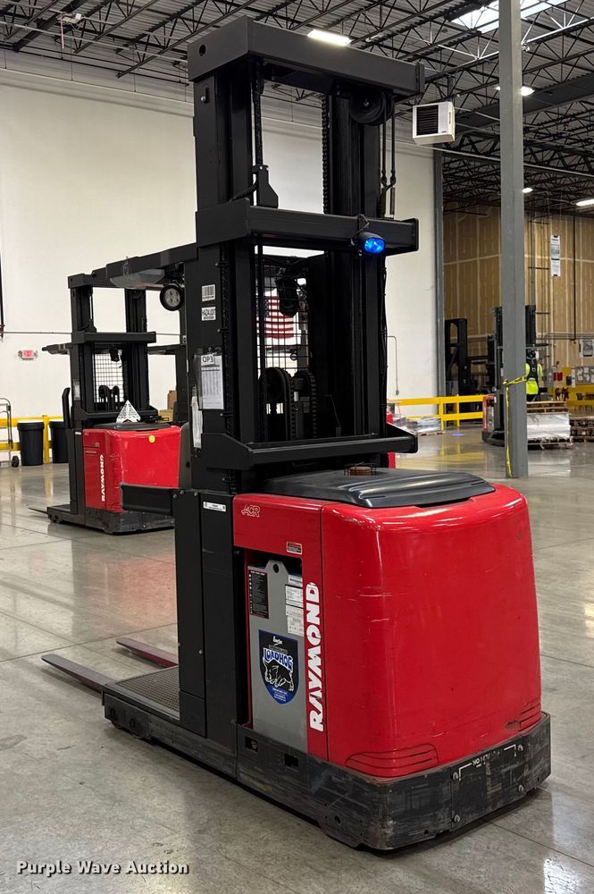 image for item ER0097 2017 Raymond 5400 order picker