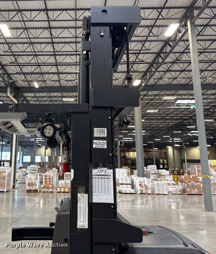 image for item ER0097 2017 Raymond 5400 order picker